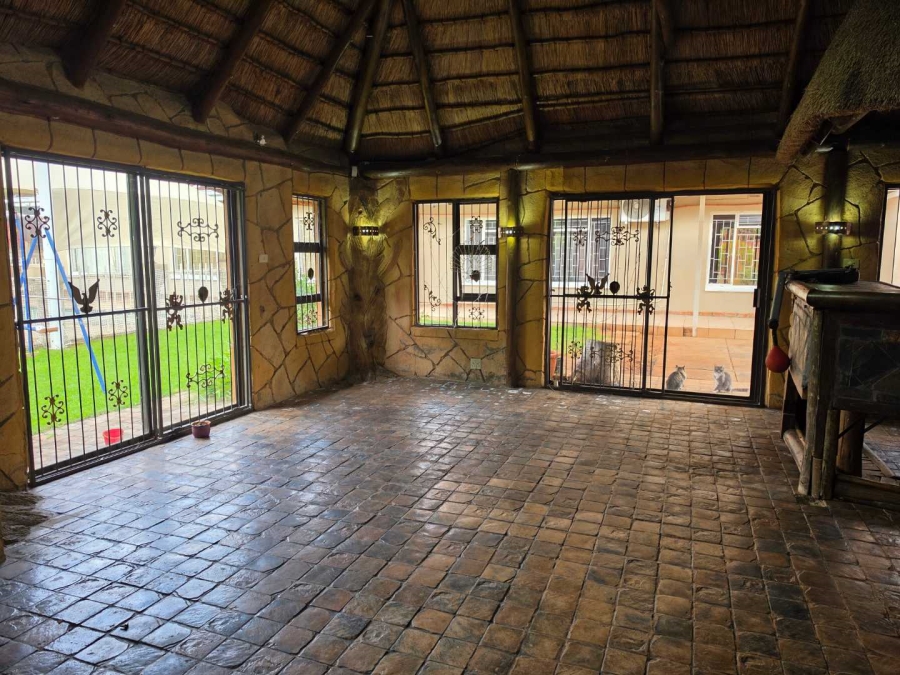 3 Bedroom Property for Sale in Rhodesdene Northern Cape